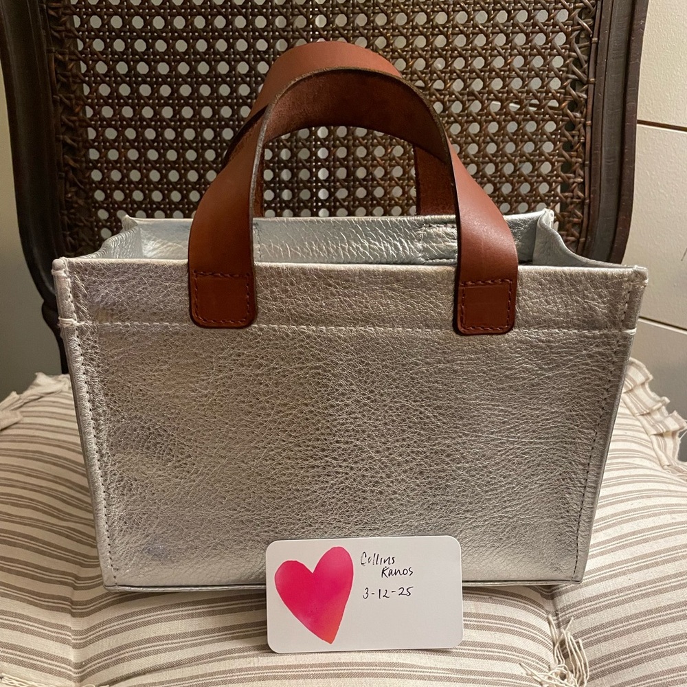 Parker thatch micro mimi in silver. Great handbag just to tote around in.